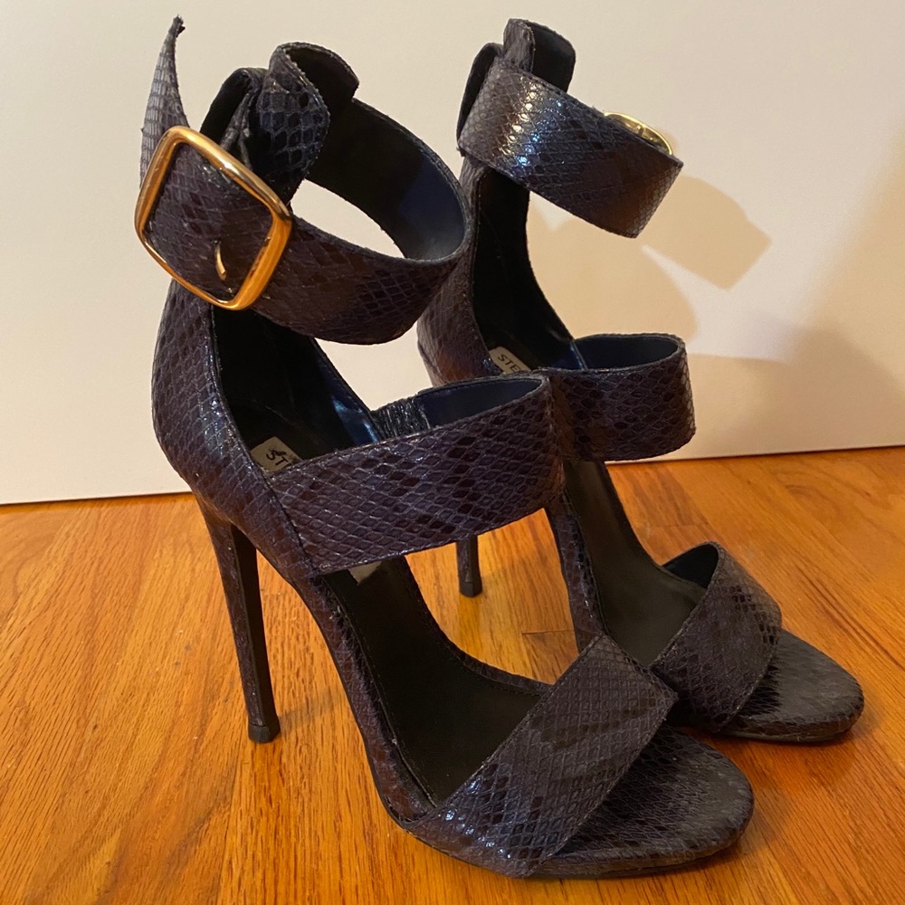 Steve madden snake skin heels!